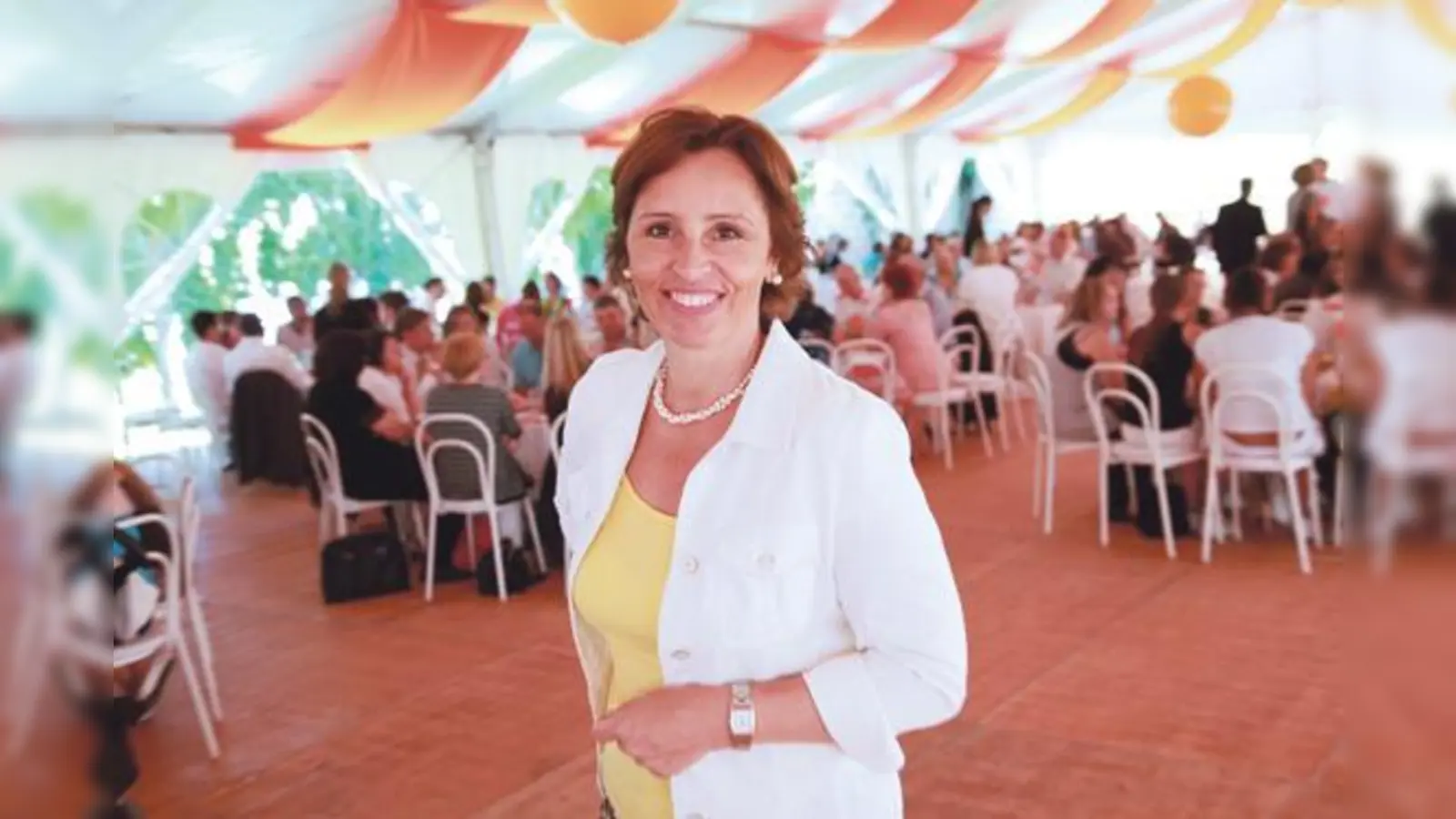 Glücklich zeigt sich Ministerin Haderthauer über die Verlängerung der Hausaufgabenhilfe für Schüler mit Migrationshintergrund.  (Foto: Ministerium)