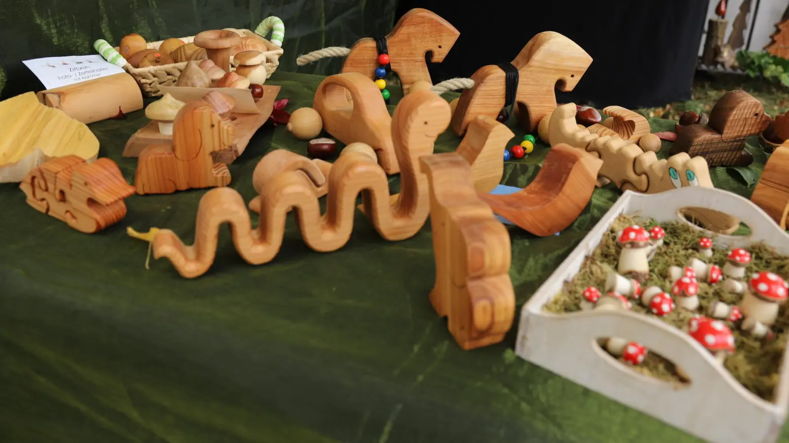 Schöne selbstgemachte Gegenstände findet man auf dem Herbstmarkt der Frauen-Union.  (F: FU Brunnthal-Hofolding)