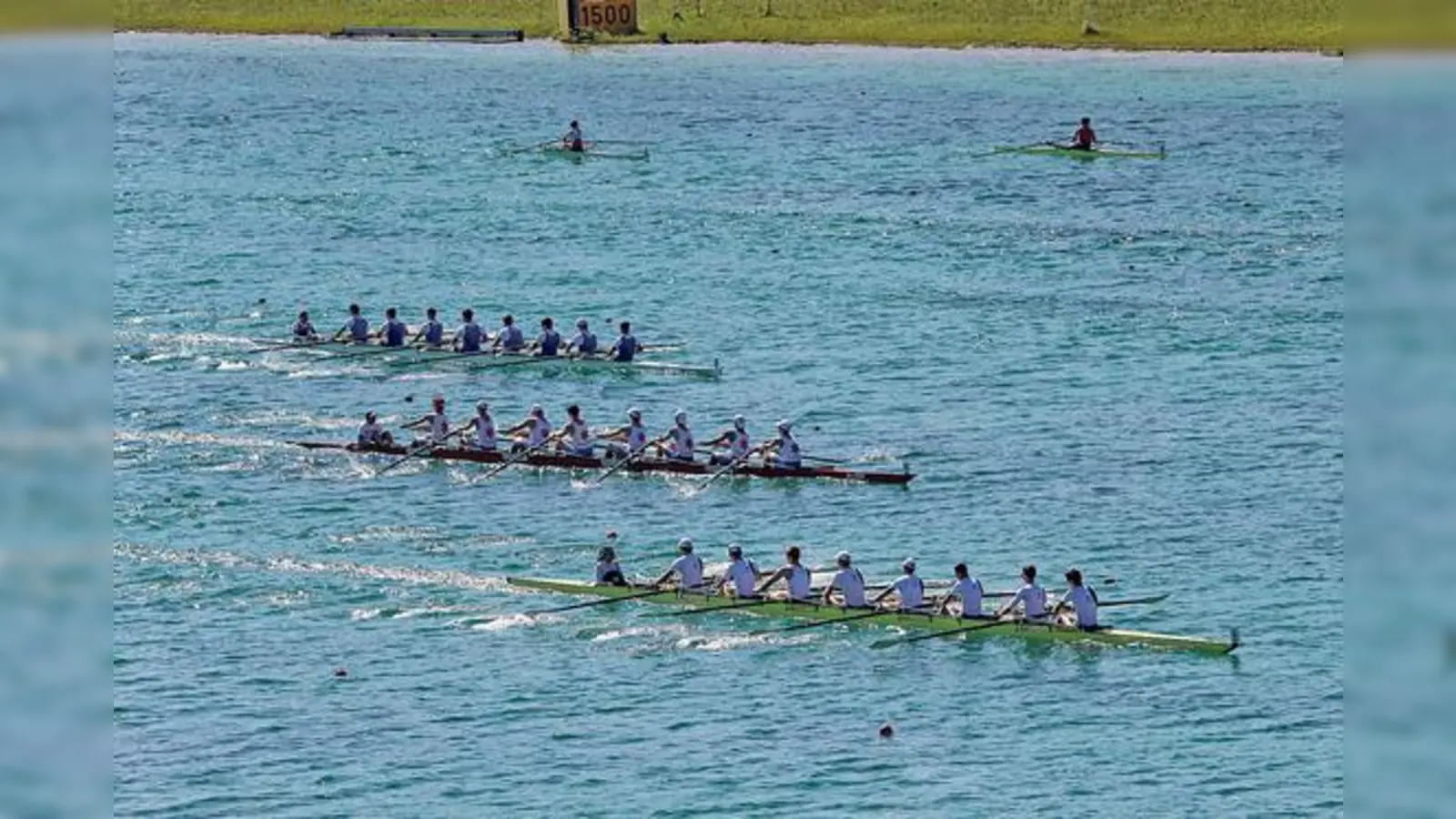 Auf der Olympia-Regattaanlage skullen endlich wieder internationale Topsportler. Am kommenden Wochenende geht die Ruderelite der Junioren in Oberschleißheim an den Start.	 (Foto: © Patrick Frost Photography)