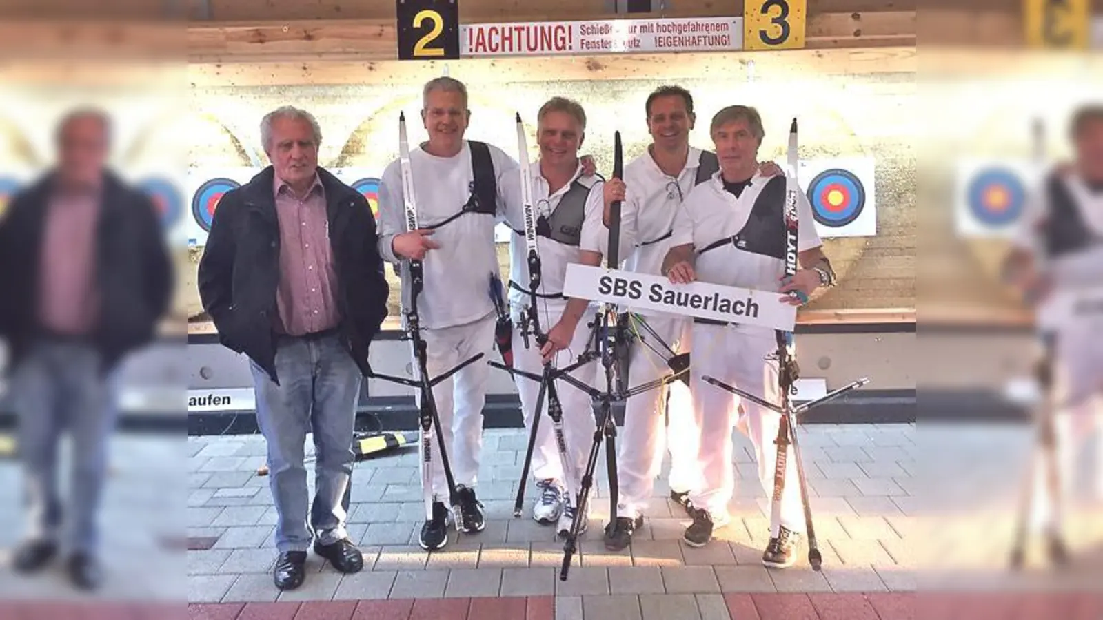 Mannschaftsführer und Trainer Peter Maurer ist stolz auf sein Team (v. li.): Trainer Peter Maurer, Stefan Kliem, Rainer Kapp, Paul Fröhlich und Claus Pauli.	 (Foto: Verein)