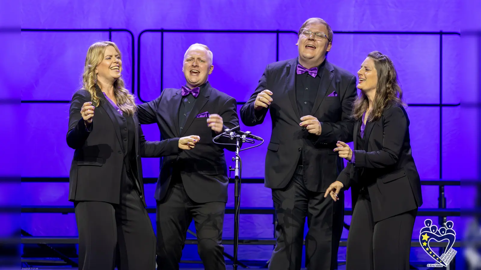 Bei der Europameisterschaft ersang sich das gemischte Barbershop-Quartett „Escapade” den sechsten Platz. Mit dabei: Verena Stich (r.) von der Echinger Gemeindeverwaltung. (Foto: © Eric Ideler)
