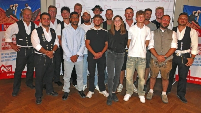 Die Junggesellen und die Junggesellin feierten auf dem Nockherberg ihre Freisprechung. (Foto: Innung)