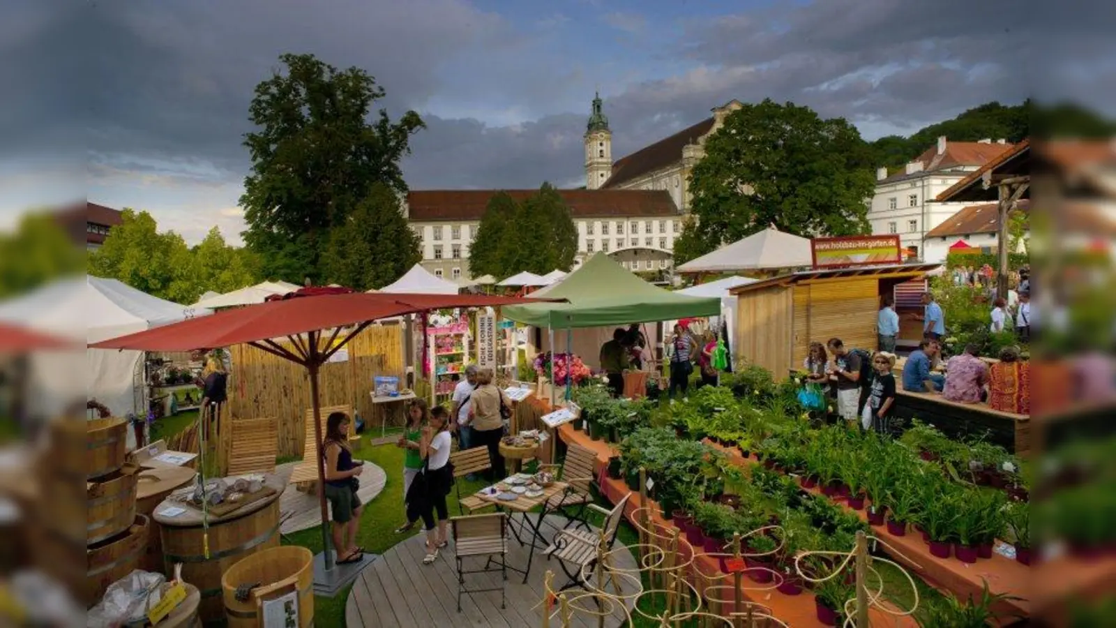 Die Fürstenfelder Gartentage sind ein Ereignis für alle Gartenliebhaber. Ein besonderes Highlight ist die italienische Nacht. (Foto: pi)