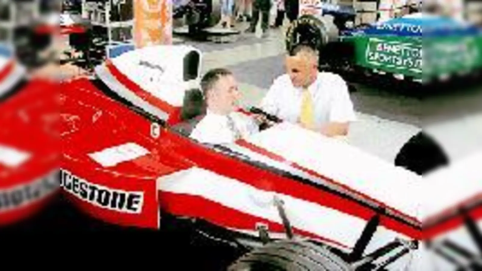 Herbert Münch, der rührige Centermanager, wagt sich ins Cockpit.	 (Foto: ef)