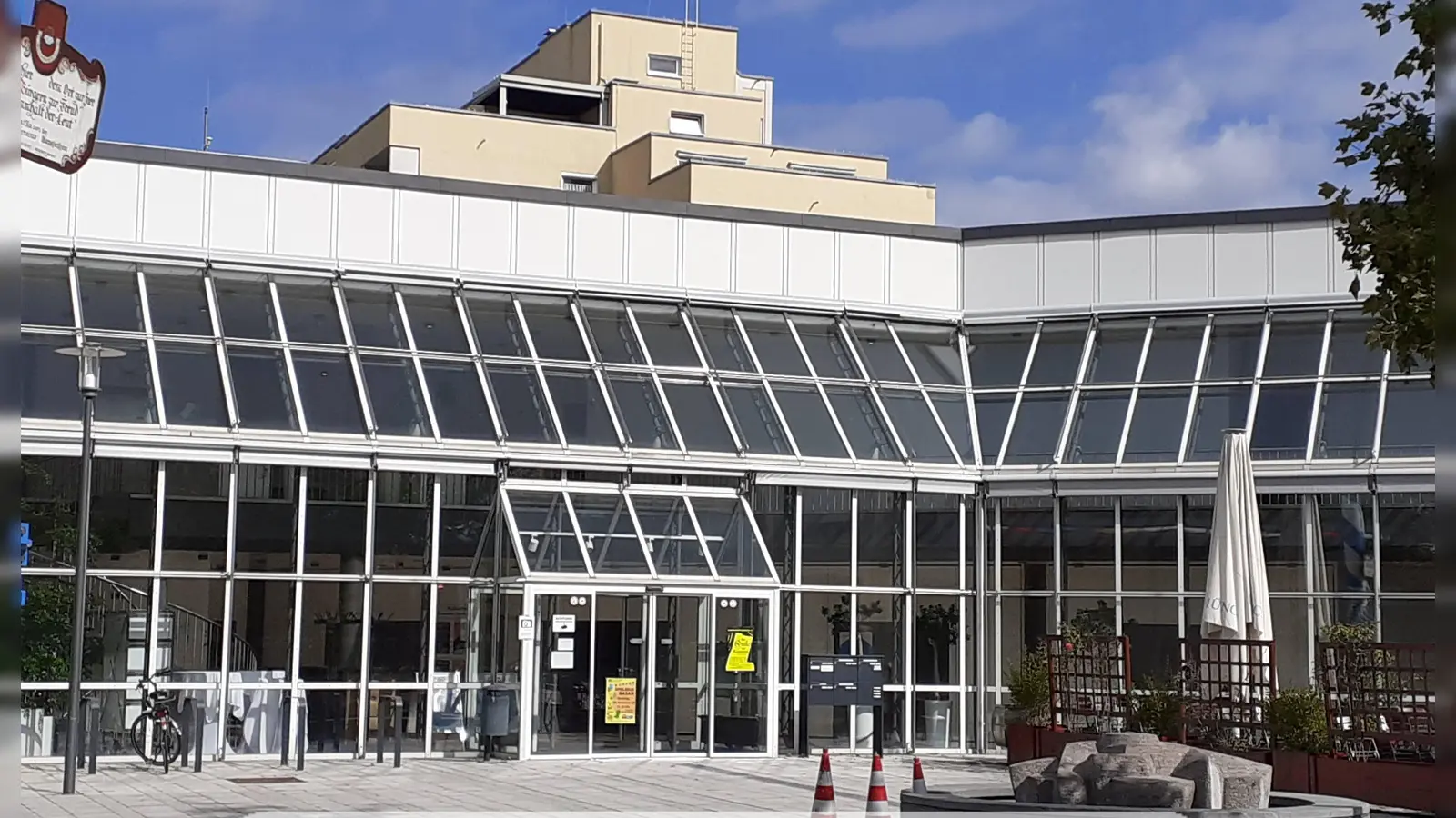 Das Bürgerzentrum wird an zwei Tagen im November zum Kreativmarkt. Die Hobbykünster bieten handgefertigte Deko- und Geschenkartikel an.  (Foto: Renate Wagner)