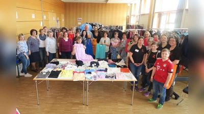 Dank des ehrenamtlichen Einsatzes von etwa 60 Helferinnen und Helfern über mehrere Tage verwandelt sich das Unterföhringer Pfarrheim alljährlich in ein Kaufhaus.  (Foto: VA)