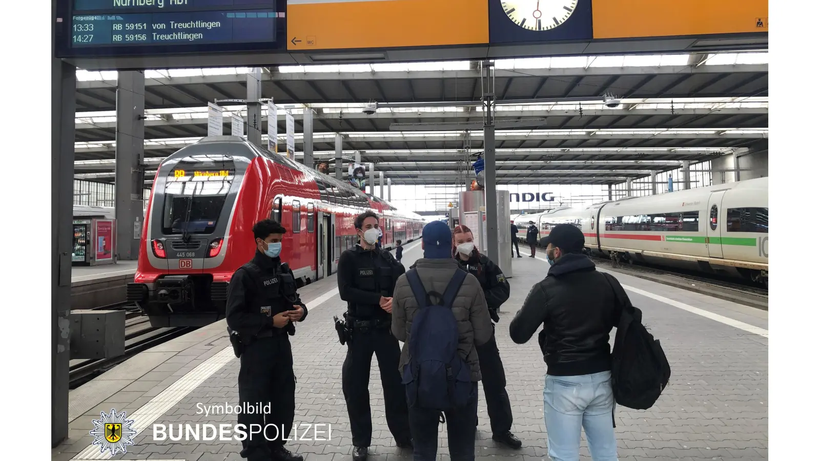 Die Bundespolizei kontrolliert seit 2. November verstärkt die Einhaltung der Maskenpflicht. (Foto: Bundespolizei)