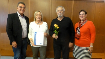 Der Geehrte Wolfgang Ley eingerahmt von (li.n.re) Roland Frick, Angelika Diefenthaler und der Stellvertretenden Vorsitzenden Hannelore Widl. (Foto: Georg Rittler)