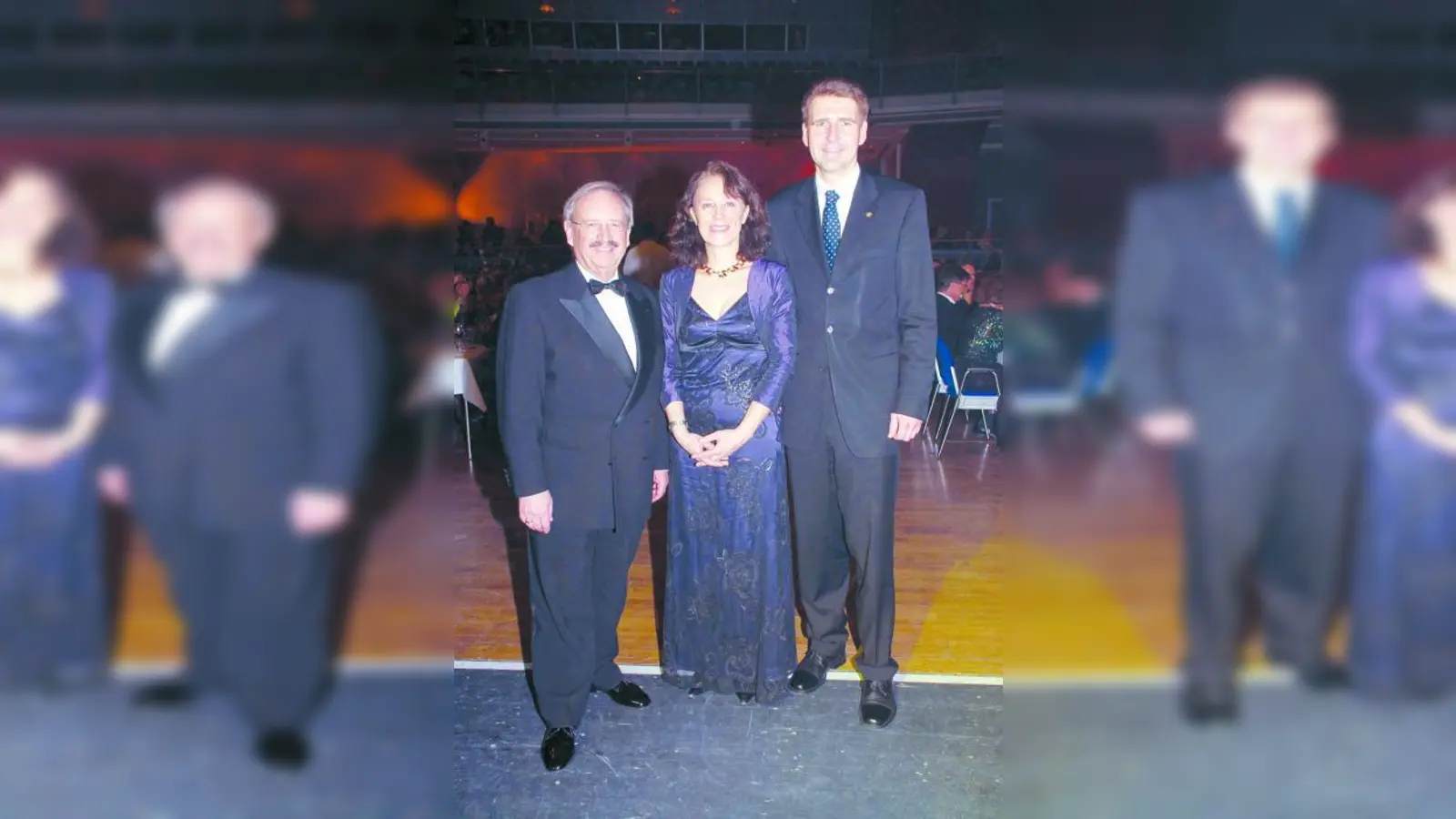 Schirmherr Reinhold Bockelt (li.), Vizepräsident des Bayerischen Landtags, Medea Schmitt, Leiterin der Stadthalle und Lions‑Präsident Detlef Schwarz. (Foto: pi)