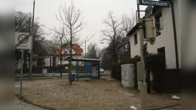 Befestigung ja oder nein? Die Haltestelle an der Obermenzinger Rubensstraße soll nicht weiter durch den Trampelpfad verschandelt werden. (Foto: US)