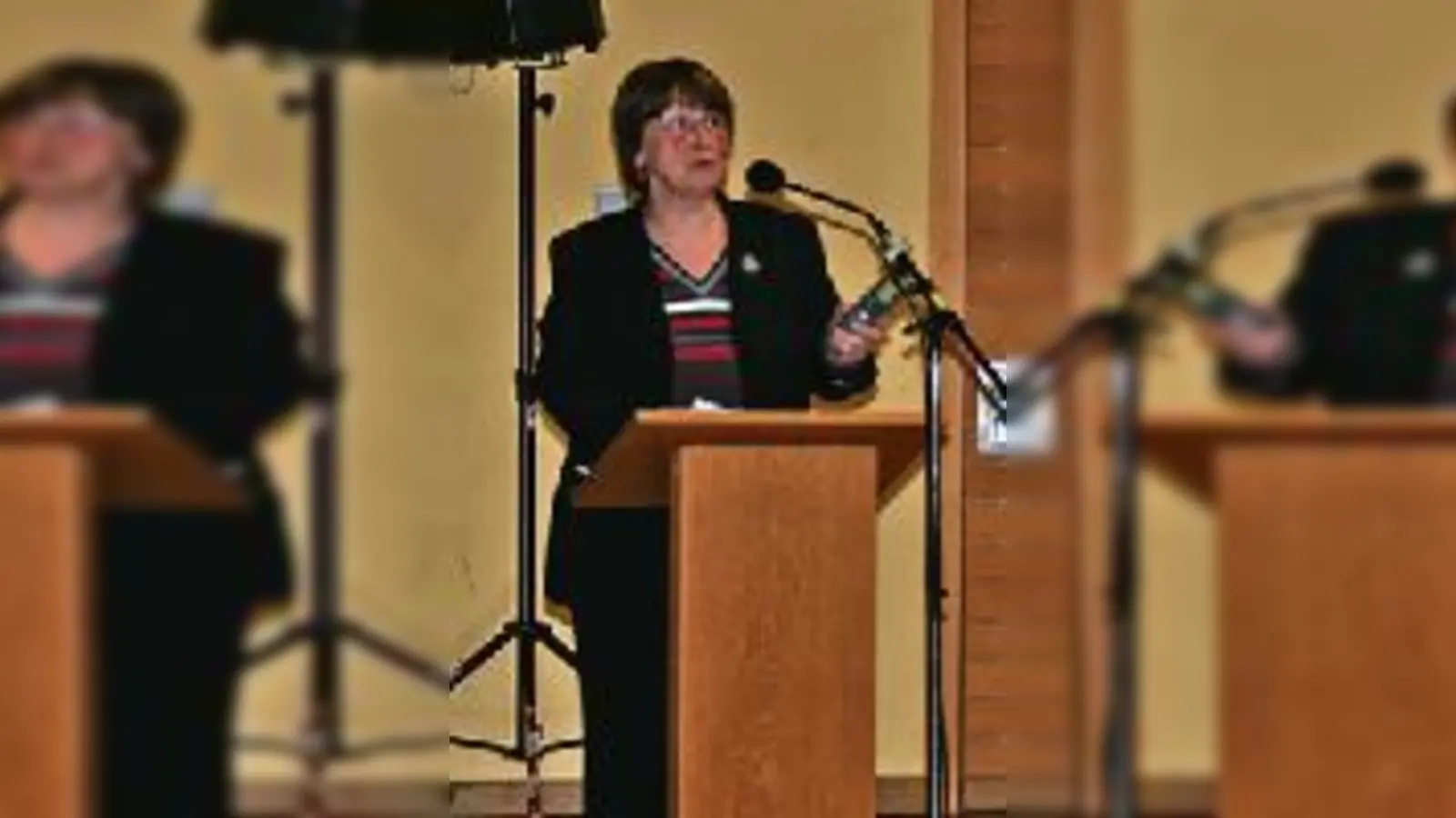 Die BA-Vorsitzende Adelheid Dietz-Will (li.) war wie die Bürger gegen die neuen Planungen der zweiten S-Bahn-Stammstrecke.  (Foto: ks)