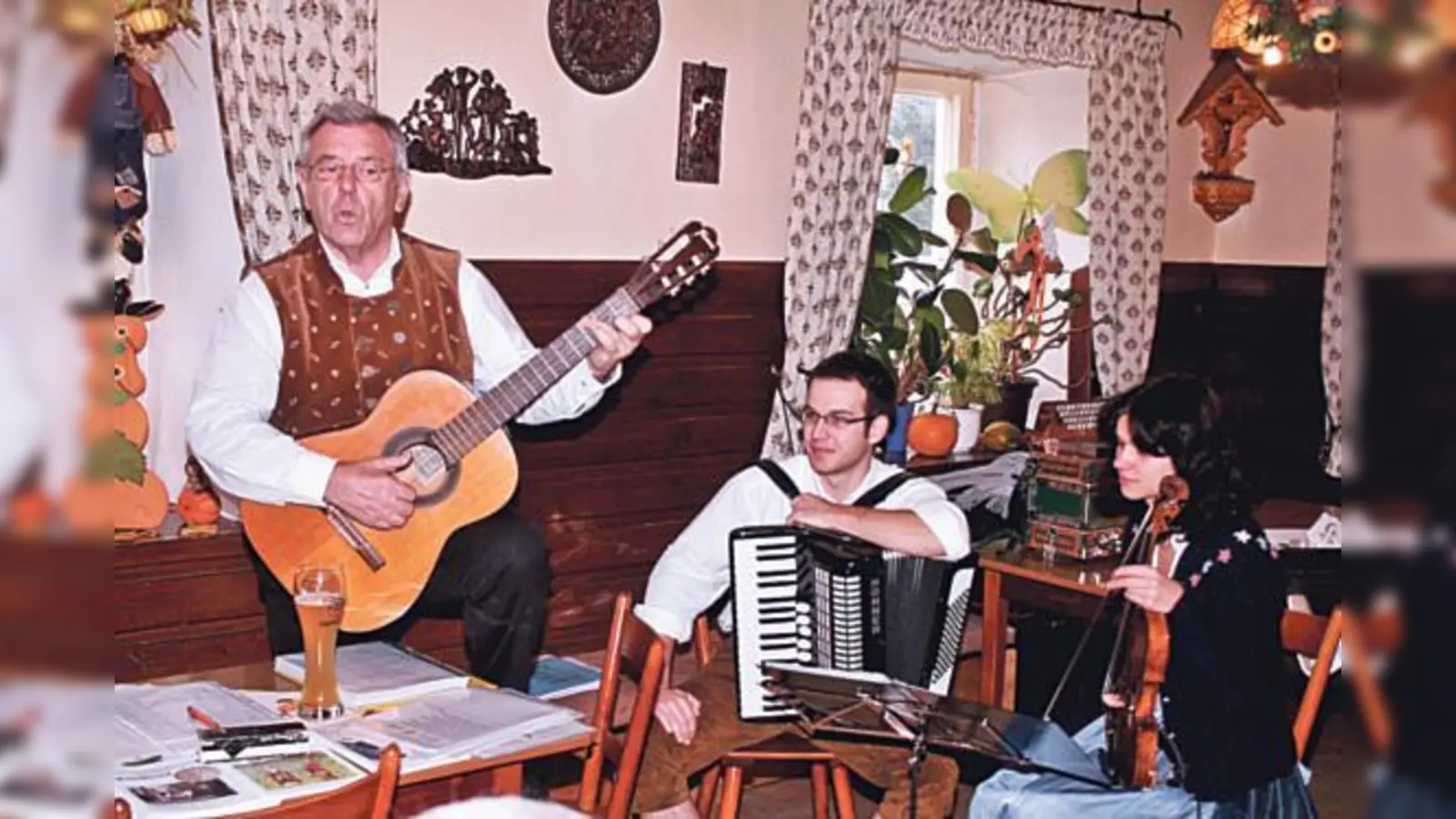 Ein Bild aus besseren Zeiten: 2009 konnte der »Bayerische Frühschoppen« noch beim Kratzerwirt in Berglern stattfinden.	 (Foto: kw)