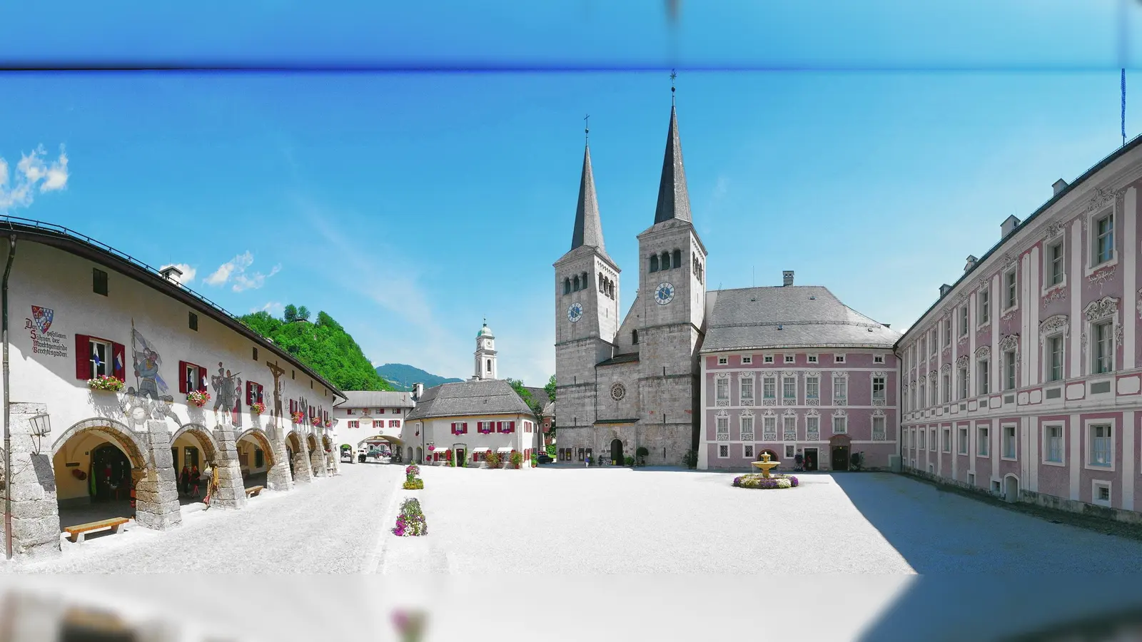 Das Königliche Schloss Berchtesgaden ist ein ehemaliges Augustiner-Chorherrenstiftsgebäude in Berchtesgaden, dessen Anfänge etwa ins Jahr 1102 zurückreichen und das nach mehreren Umbauten auch als Residenz der Fürstpropstei Berchtesgaden diente.  (Foto: gemeinfrei)