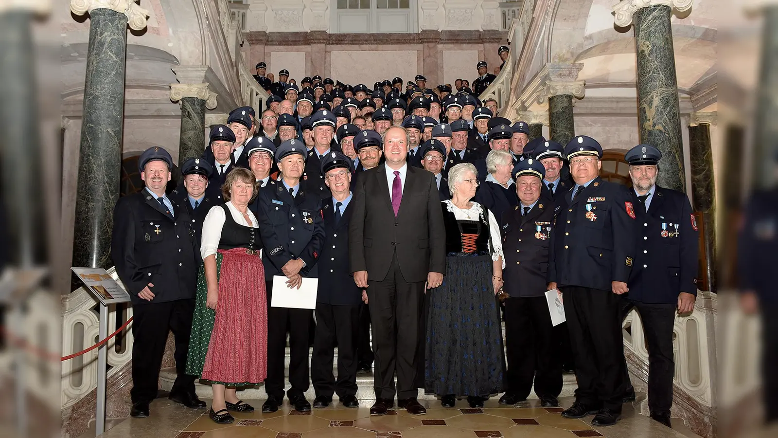 Der barocke Glanz des Neuen Schlosses Schleißheim bot das perfekte Ambiente für die erste gemeinsame Ehrungsveranstaltung der Freiwilligen Feuerwehren sowie der Hilfs- und Rettungsdienste im Landkreis München. (Foto: privat)