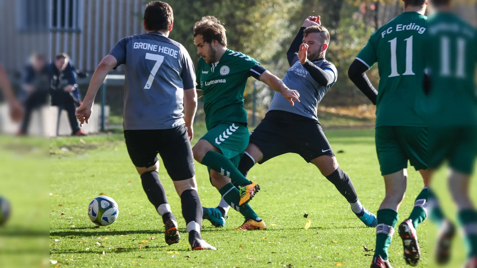 Der SC Grüne Heide Ismaning (grau) tritt nach zwei Jahren wieder in der Kreisliga an, diesmal in der Ost-Staffel, wo auch Oberföhring und Zamdorf spielen. (Foto: Christian Riedel)