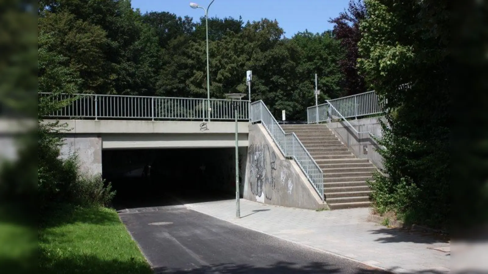 Sorgt für Aufregung: Die Unterführung an der Fürstenrieder Straße. Ein Rückbau steht in der Diskussion. (Foto: amn)