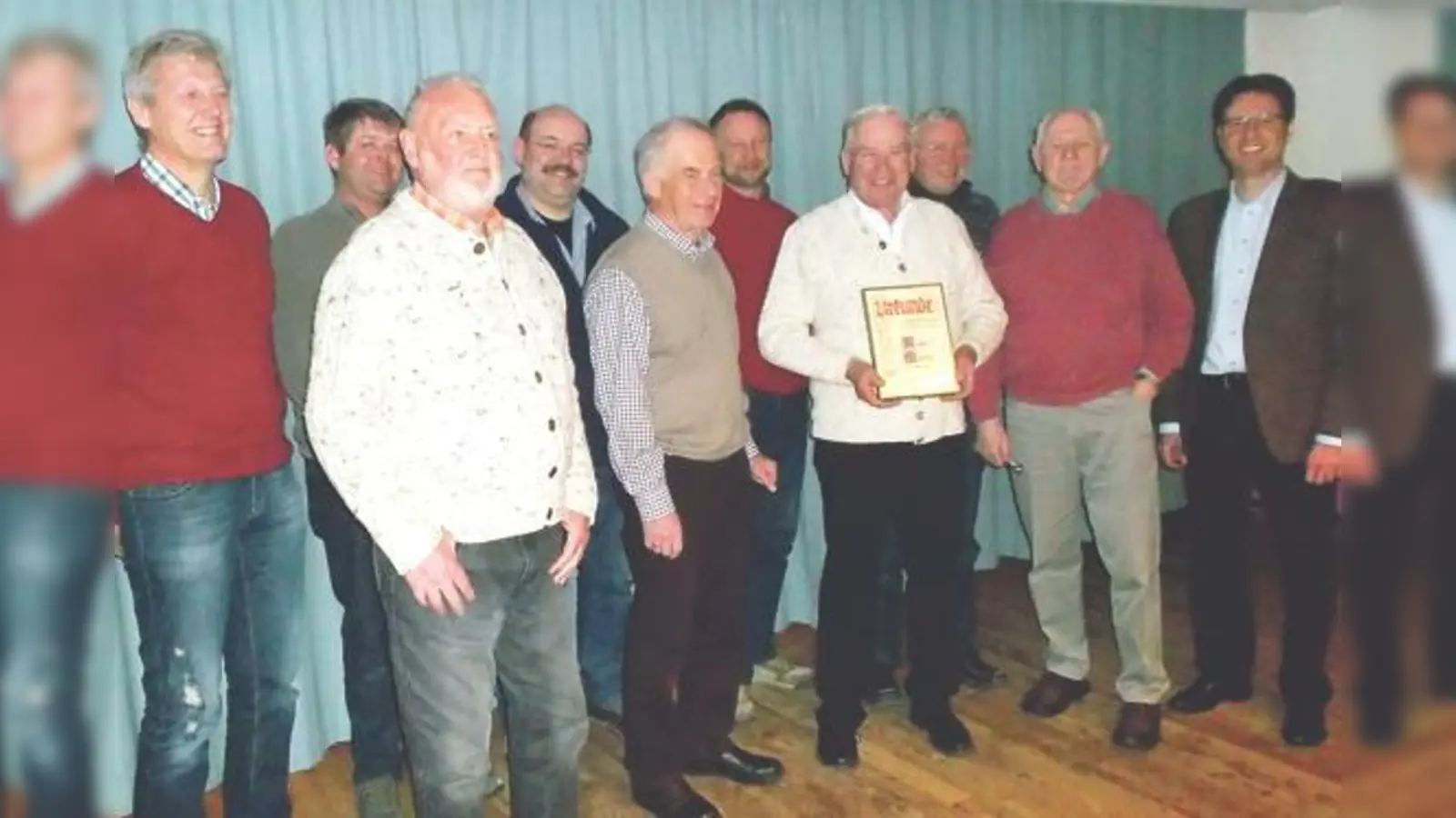 Bei der Jahreshauptversammlung wurde Rupert  Specker für seine Verdienste geehrt. 	 (Foto: VA)