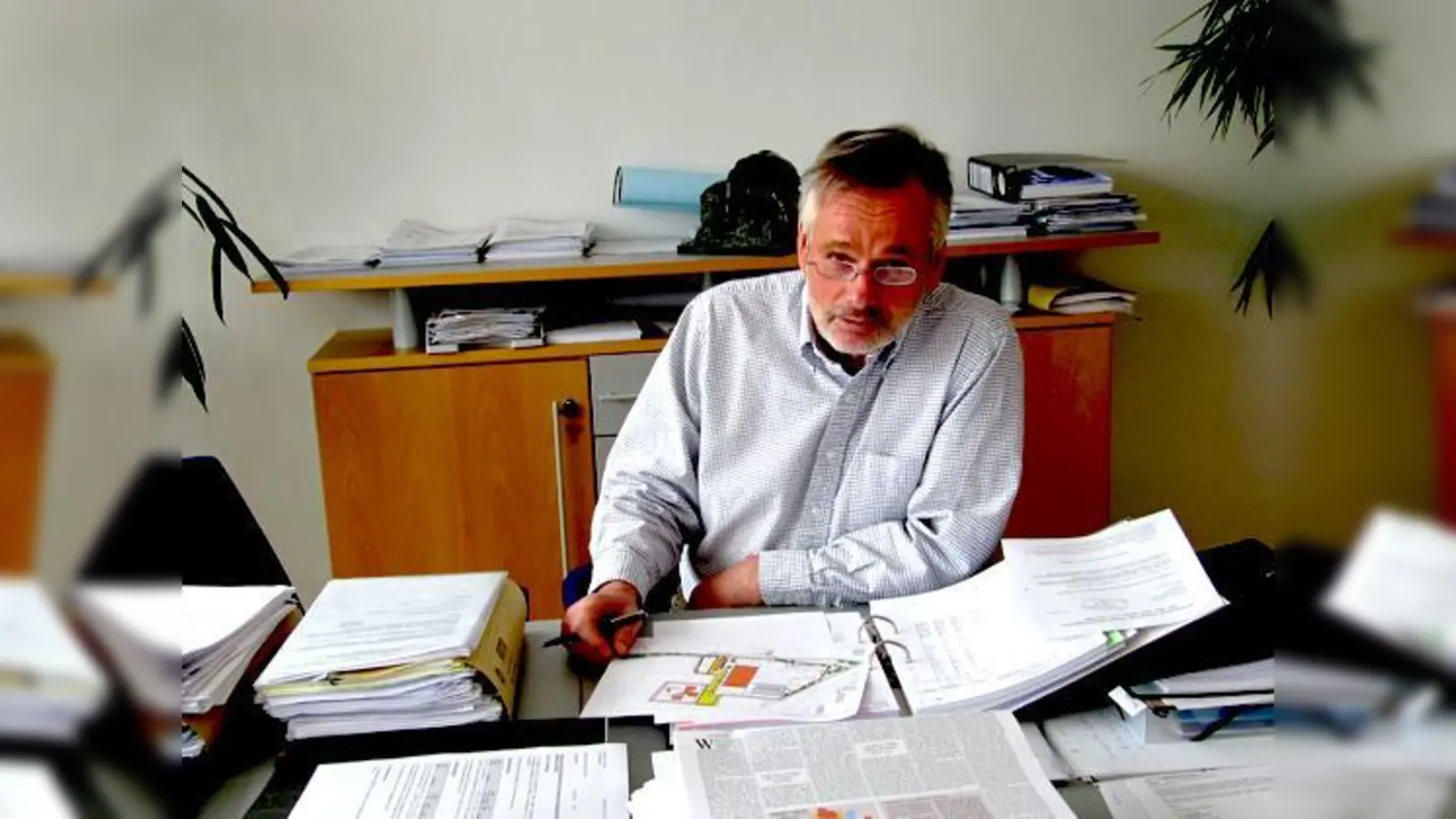 Tiefe Sorgenfalten auf der Stirn von Bürgermeister Jörg Pötke, der über den Gemeinderatsbeschluss bezüglich des Köglhauses verzweifelt ist.	 (Foto: hw)