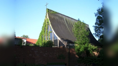 Die evangelische Erlöserkirche wurde am 13. Juli 1963 eingeweiht. Seit 2001 ist sie denkmalgeschützt. (Foto: Gemeinfrei)
