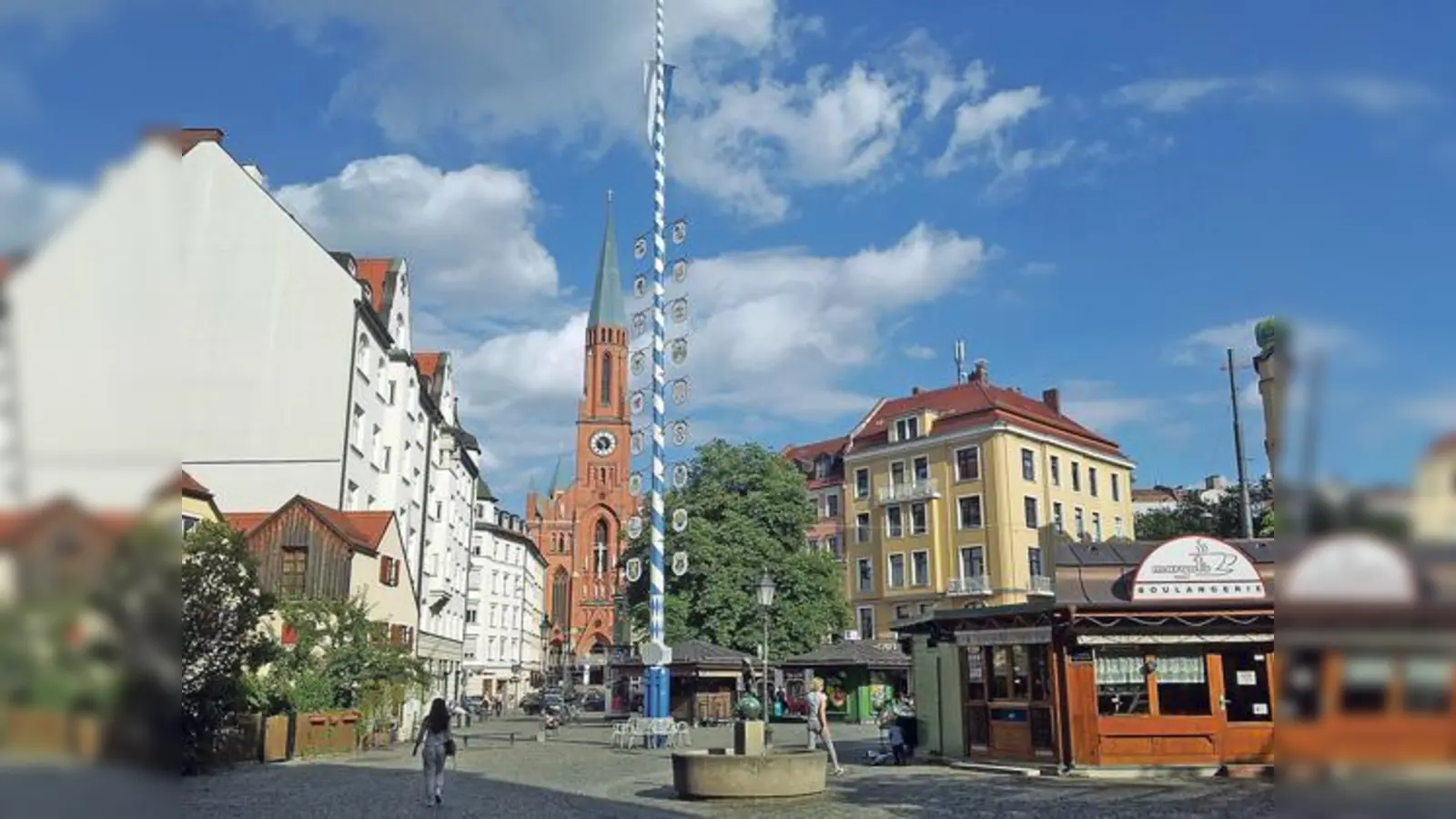 Die Haidhauser dürfen sich heuer auf einen neuen Maibaum am Wiener Platz freuen. Aufgestellt wird das gute Stück aber erst am 5. Mai.	 (Foto: Freunde Haidhausens e.V.)