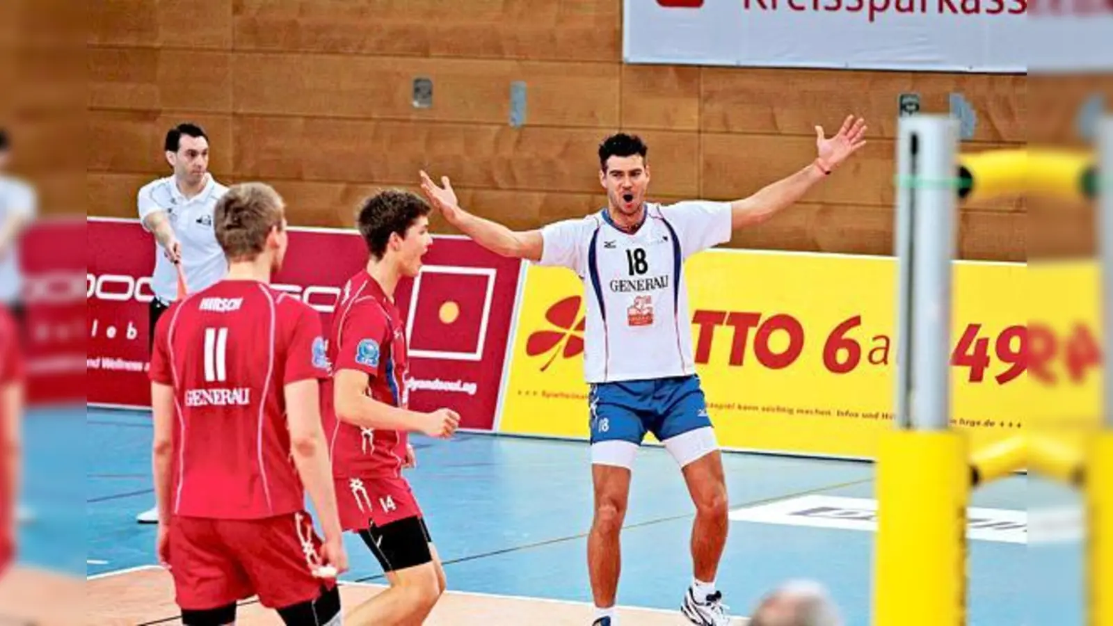 Sebastian Prüsener bejubelt einen Punkt, Tom Strohbach und Simon Hirsch (v. re.) konnten die meiste Zeit überzeugen.	 (Foto: Verein)