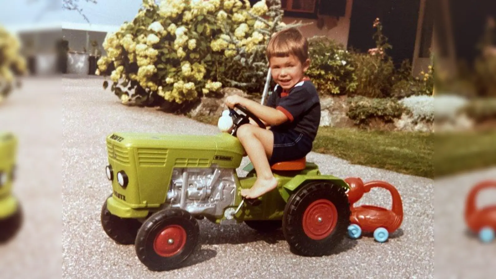 Der Traum von fast jedem kleinen Jungen: Auch Frank Zellner fuhr gern Traktor. (Foto: Privat)