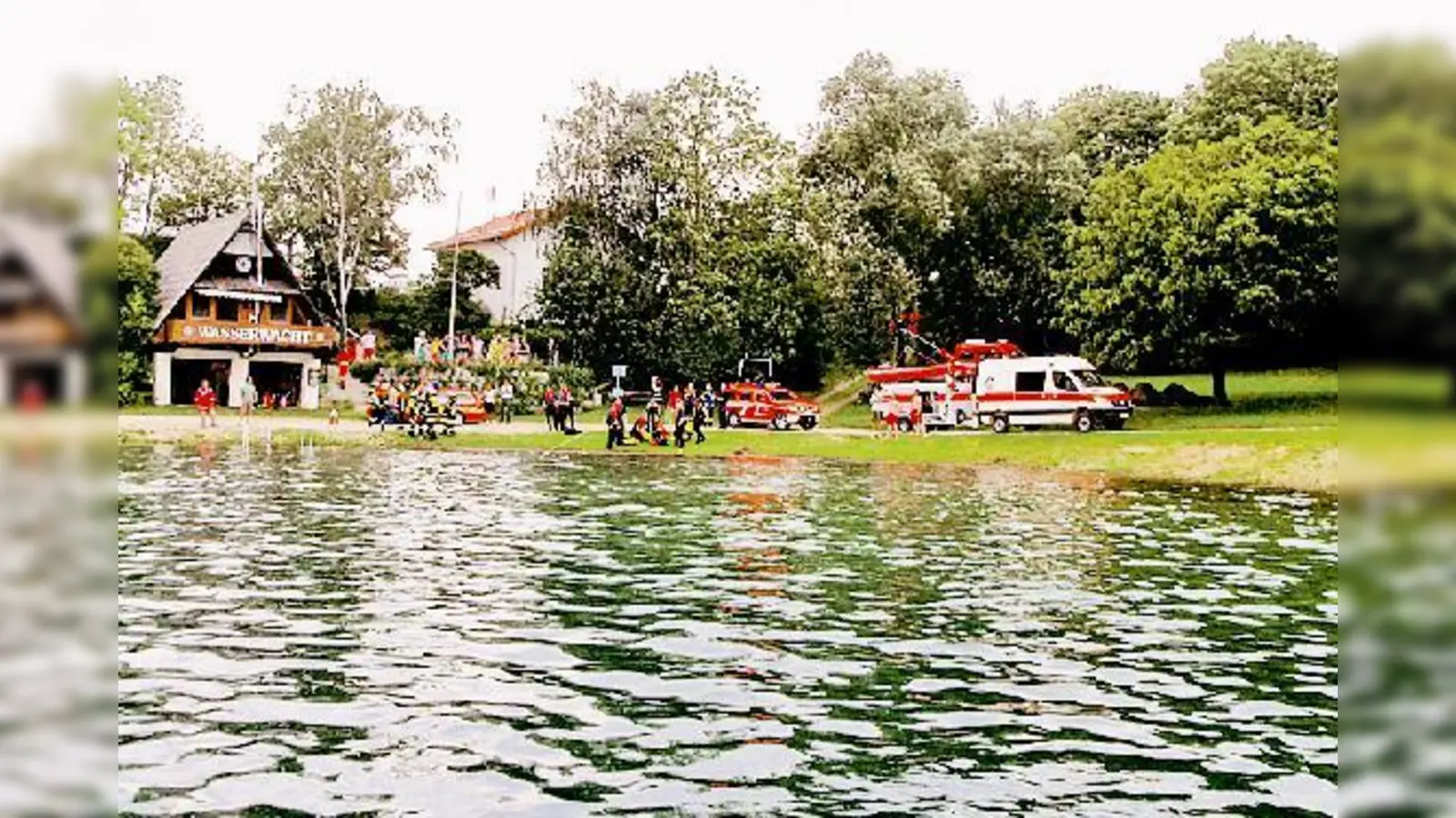 Wie läuft eine Wasserrettung ab  das können die Besucher des Tages der offenen Tür in Feldkirchen genauer sehen.	 (Foto: VA)