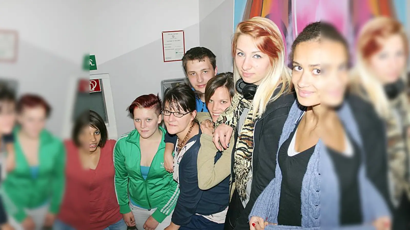 »Wir müssen uns nicht verstecken«: Der hpkj-Jugendrat verkauft bei den Hofflohmärkten Kaffee und Kuchen und freut sich auf die Besucher.  (Foto: scy)