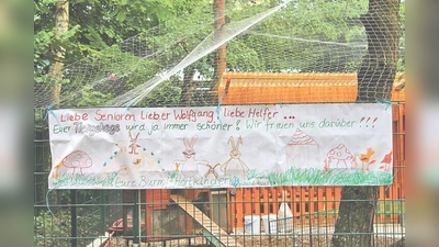 Bei der offiziellen Eröffnung des neuen Tiergeheges in der Wohnanlage »Seniorenwohnen Kieferngarten« wird auch der Name bekannt gegeben. 	 (Foto: VA)