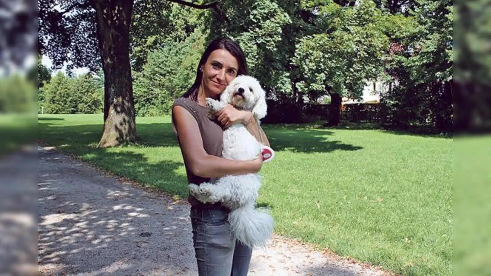 Hundebesitzerin Bozanovi: »Es ist schön, dass es in der Stadt noch Möglichkeiten für Hunde gibt, richtig zu rennen.«	 (Foto: Julia Stark)