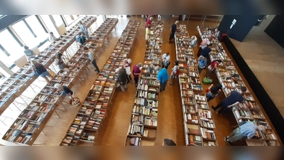 Eine große Auswahl an Literatur erwartet die Besucher beim Bücherflohmarkt. (Foto: Gaby Vollmer)