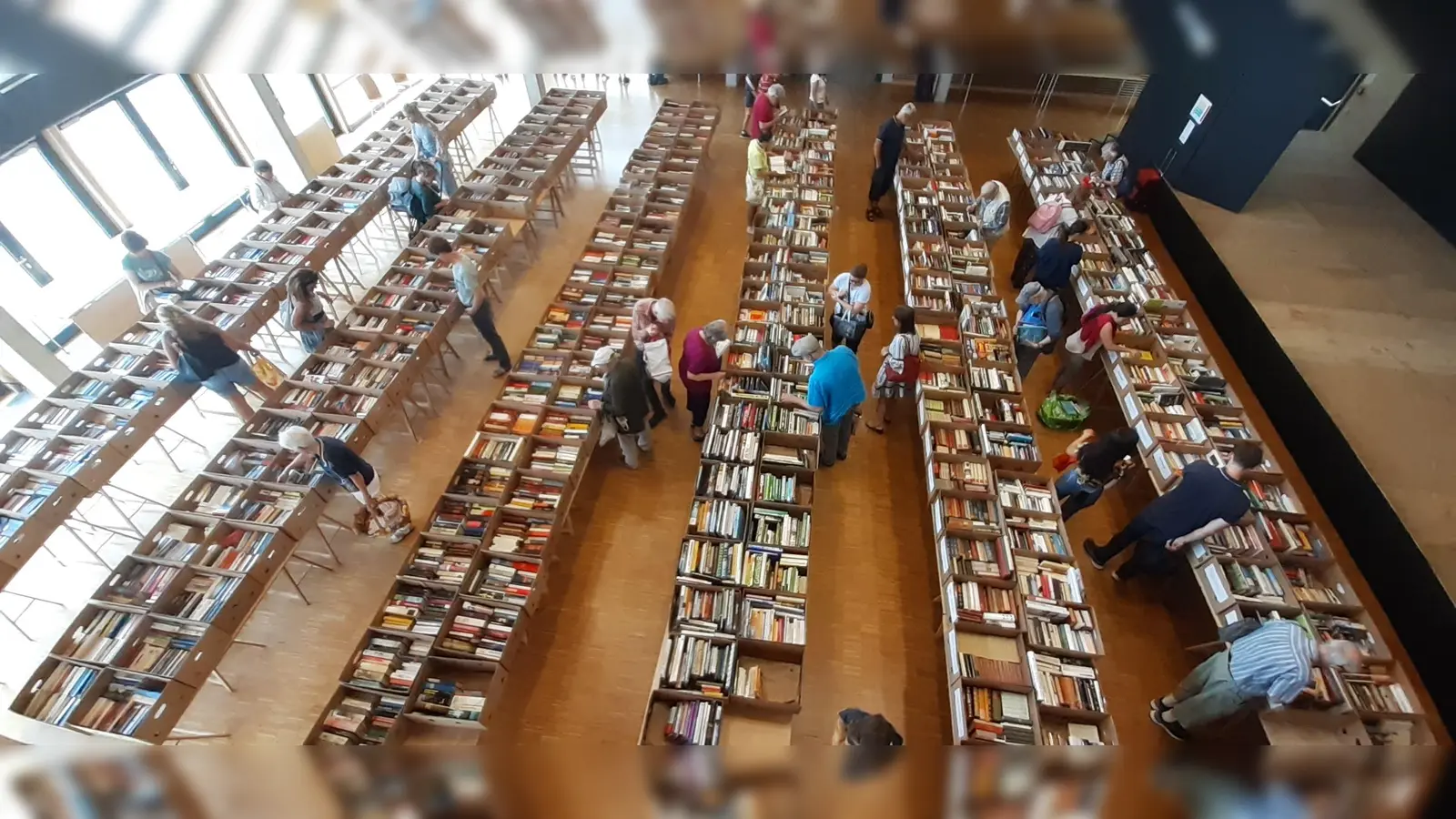 Eine große Auswahl an Literatur erwartet die Besucher beim Bücherflohmarkt. (Foto: Gaby Vollmer)