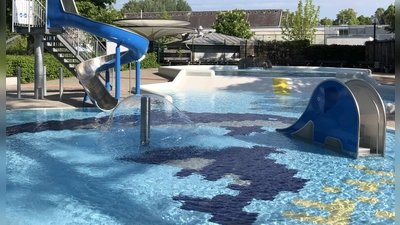 In allen Gewässern, auch im Schwimmbad, ist in der Freizeit Vorsicht geboten. Wer die Tipps der Wasserwacht beherzigt, ist auf der sicheren Seite.  (Foto: hw)