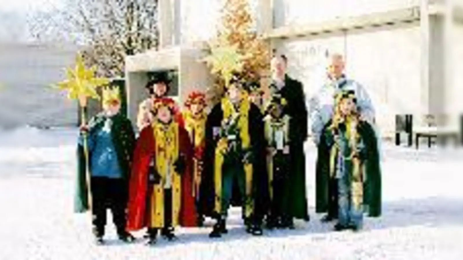 Alexandra Böhm, Regina Stiller, Jonathan Pfahler, Ramona Friedl, David Pfahler, Julia Kröger, Alois Ebersberger, Sarah Friedl, Peter Benthues und Anna Sophia Dominick (v. li.) kurz vor dem Aufbruch.	 (Foto: bas)