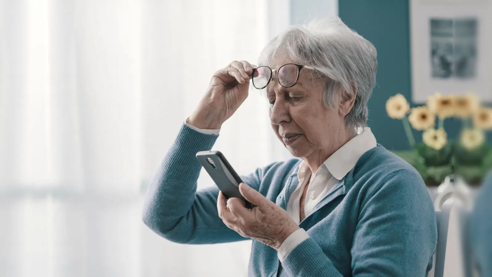 Immer wieder fallen Senioren auf Trickbetrüger rein. Die Polizei warnt eindringlich davor! (Foto: StockPhotoPro/stock.adobe.com)