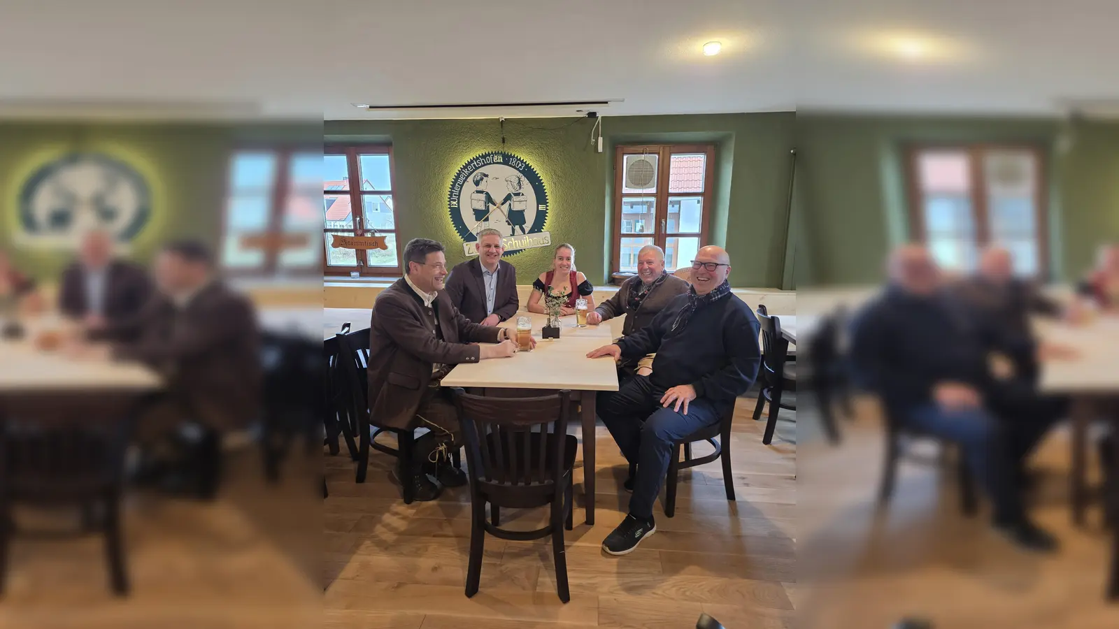 Seit der Wiedereröffnung im März hat sich das Schuihaus unter Pächterin Pauline Kappelmeir wieder als beliebter Treffpunkt im Ort etabliert. (Foto: Schulhausverein Unterweikertshofen)