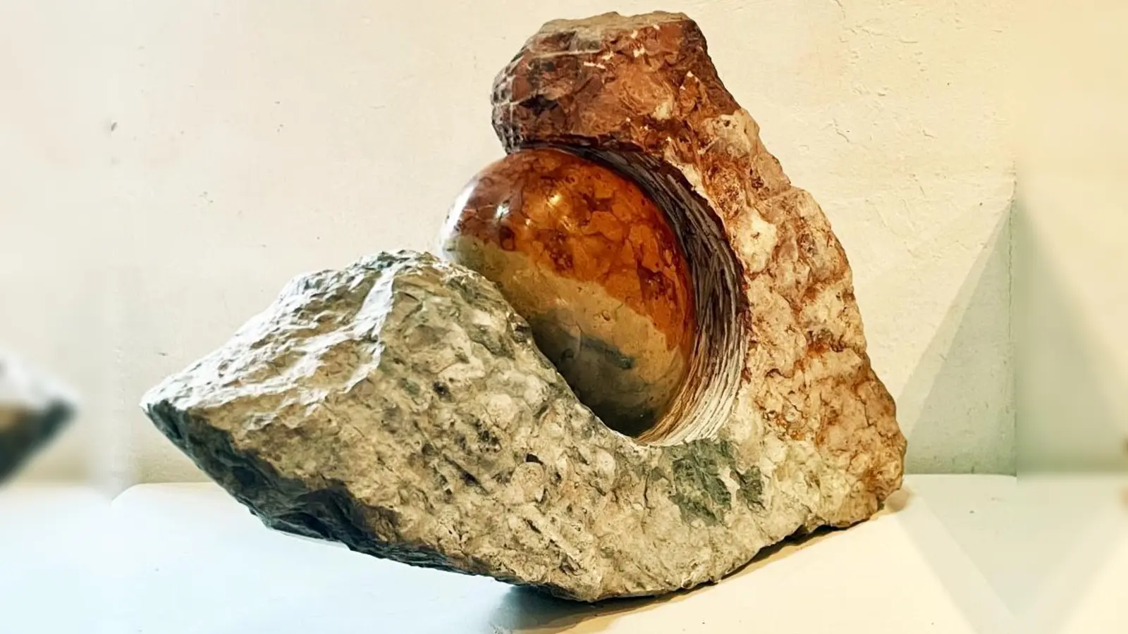 Peter Heesch präsentiert am Wochenende vom 3. und 4. Oktober Holz- und Steinskulpturen. (Foto: Heesch)