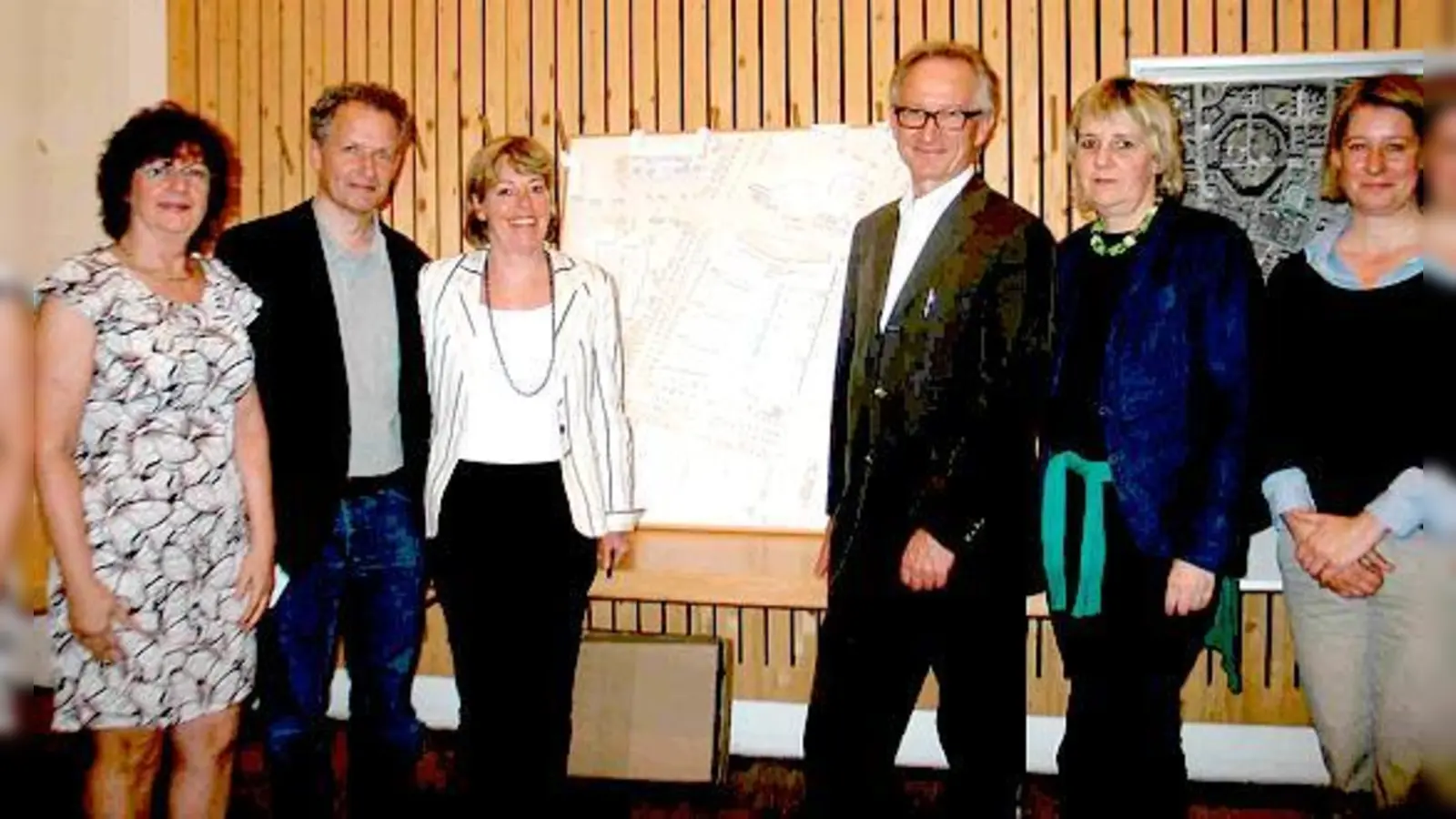 Marina Achhammer, Helmut Breunig, Gunhild Brandhoff, Prof. Roland Dieterle, Ute Michel-Grömling und Annette Kolbe (von links). 	 (Foto: aha)