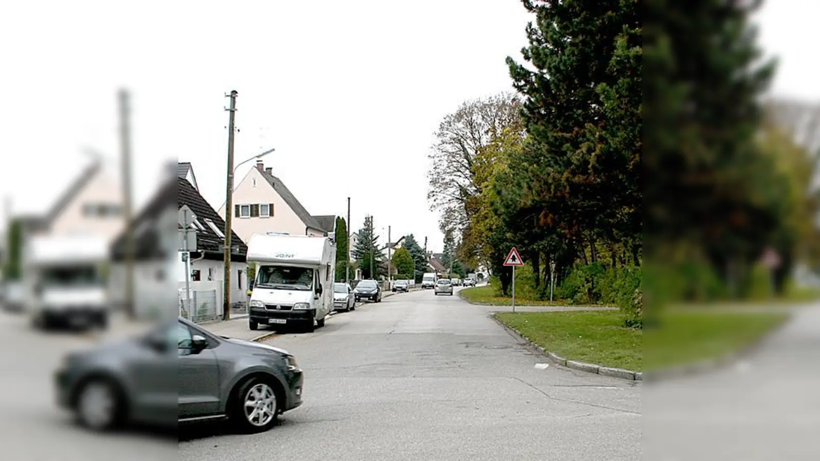 Anwohner haben jetzt einen Gehweg auf der Nordseite der Herbergstraße gefordert, und zwar auf Höhe der Paul-Preuß-Straße.	 (Foto: ws)
