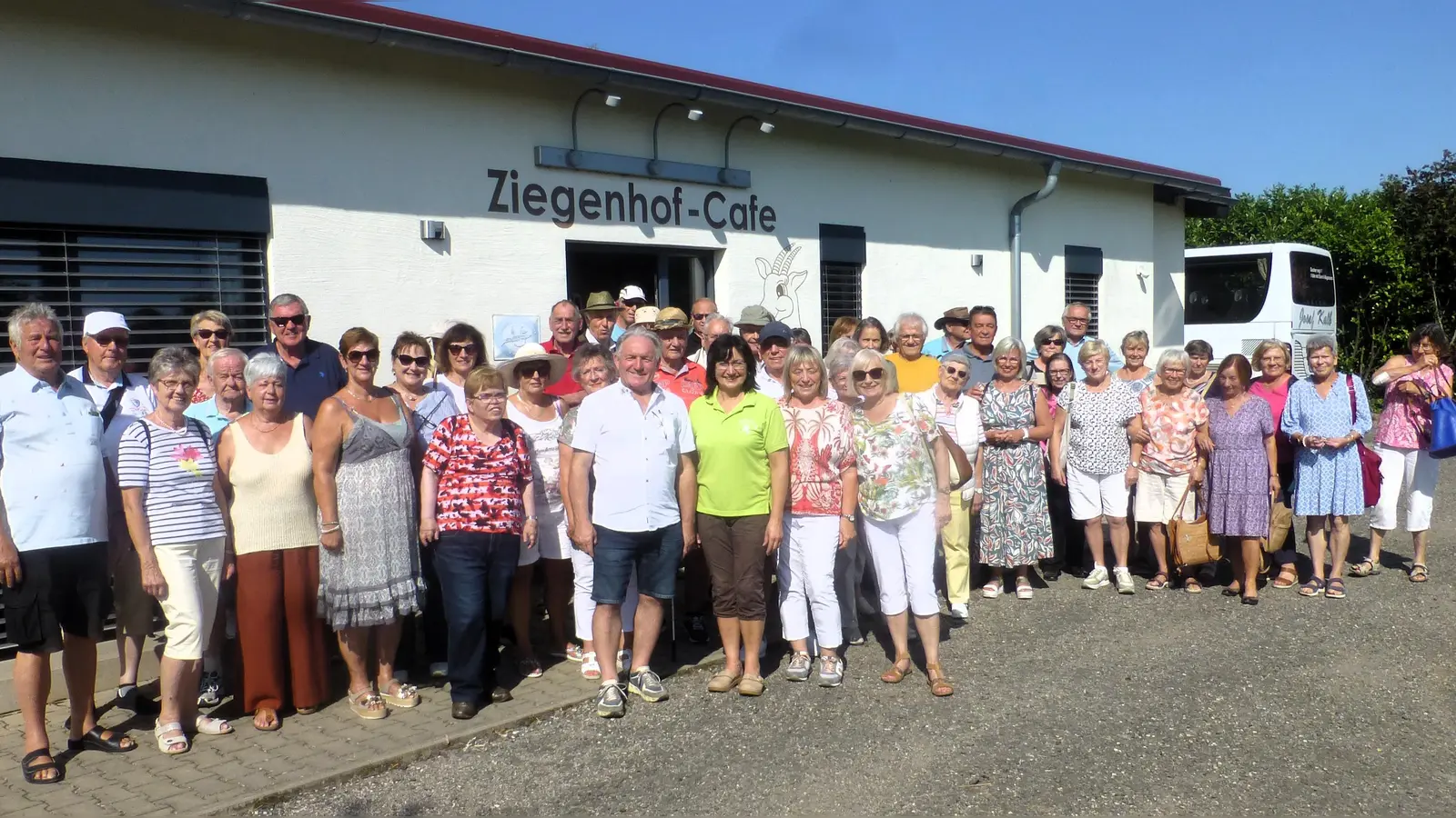 Die Senioren aus Pliening genossen ihren Ausflug in die Oberpfalz in vollen Zügen. (Foto: Rittler)
