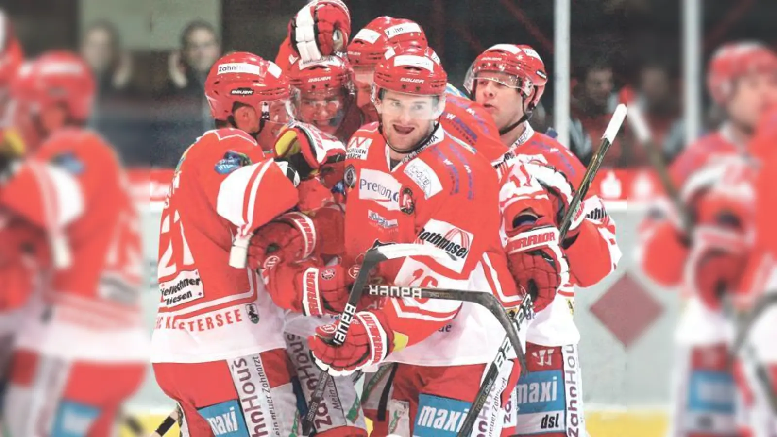 Mitten unter den Rot-Weißen! Heute spielt Patrick White in der Elite-Liga KHL!	  (Foto: smg)