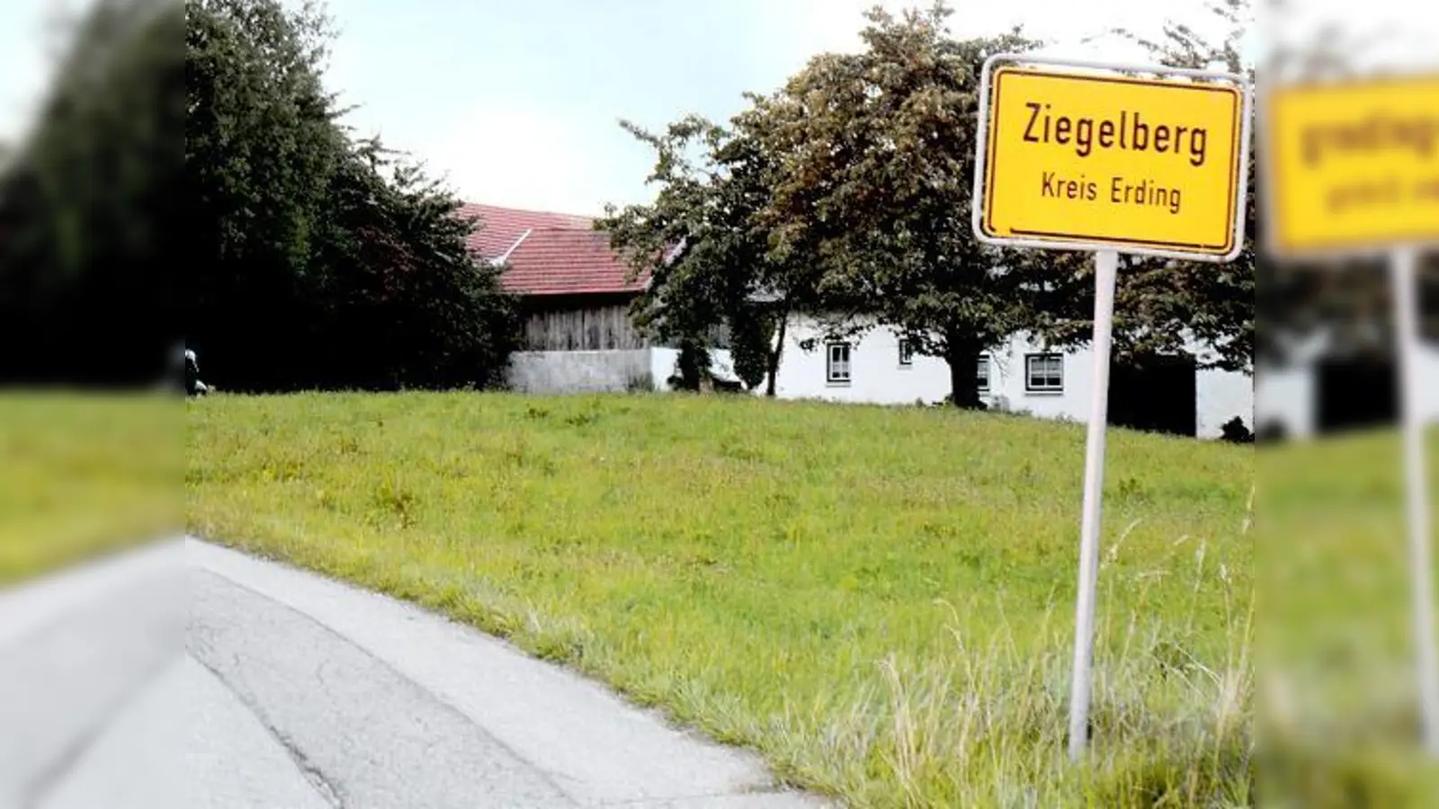 Ländliche Idylle in Ziegelberg: Hier darf demnächst gebaut werden, wenn die Behörden mitspielen. 	 (Foto: sy)