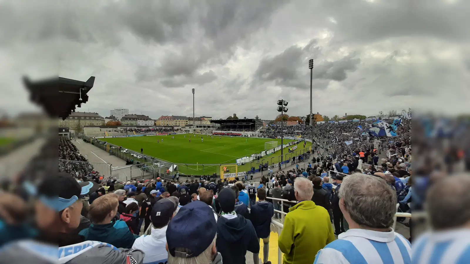 Im Grünwalder Stadion erklingen ausnahmsweise keine Fangesänge, sondern Heavy Metal und Rock. (Foto: sd)