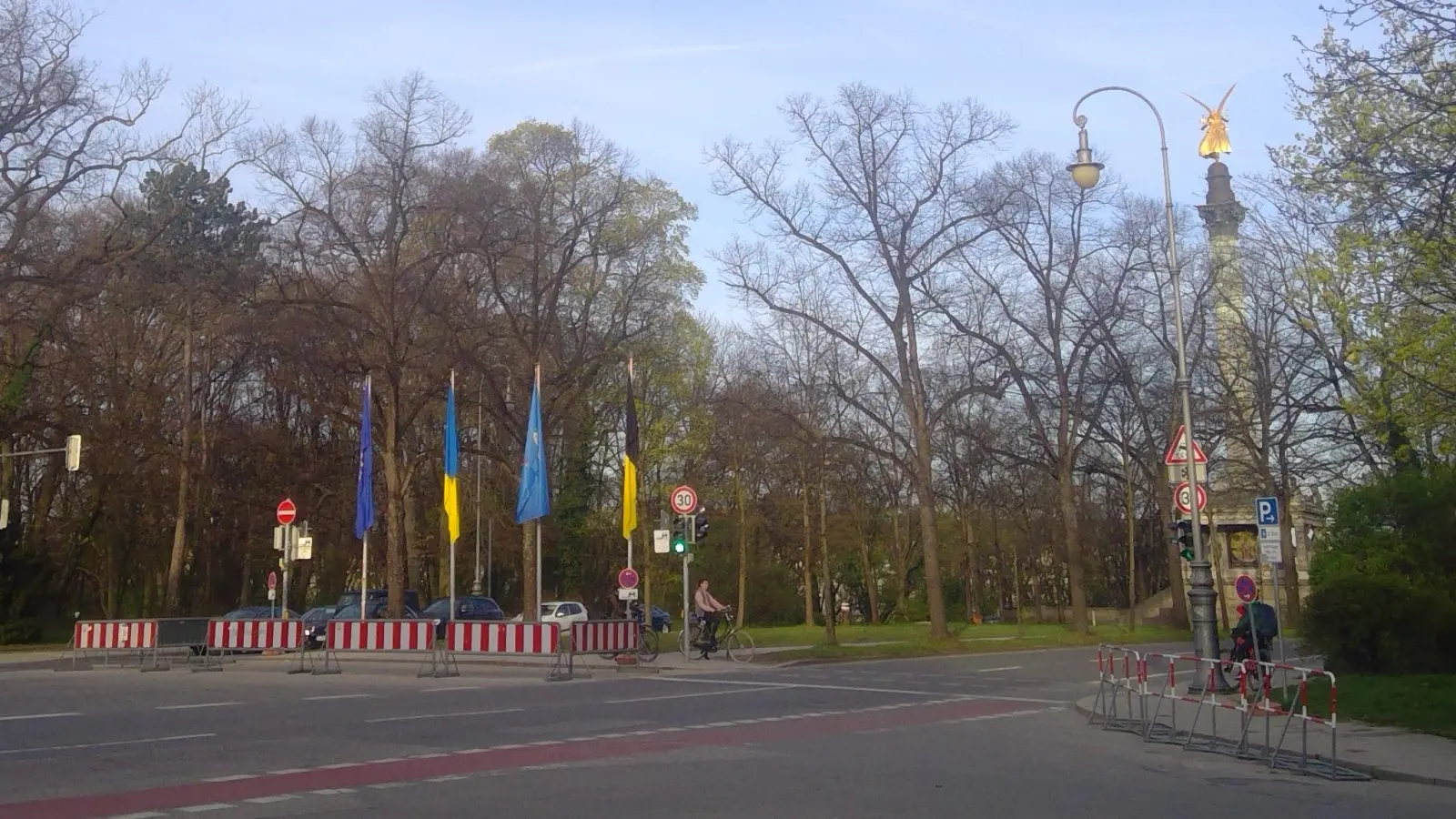 Die Führung startet am Europaplatz. Es wird somit um die Straßennamen in der Nähe gehen. (Foto: bas)