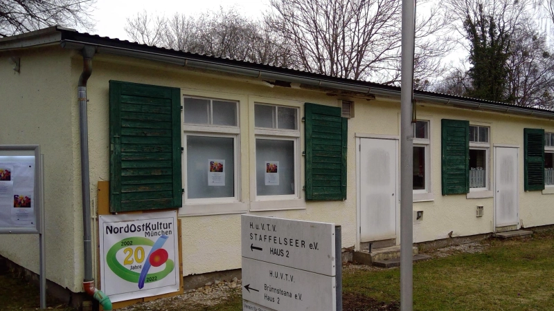 Von Kulturverein bis Akkordeonclub haben im Bürgerpark Oberföhring zahlreiche Vereine ihren Sitz. Das Areal soll auch über 2025 hinaus bestehen bleiben. (Foto: bas)