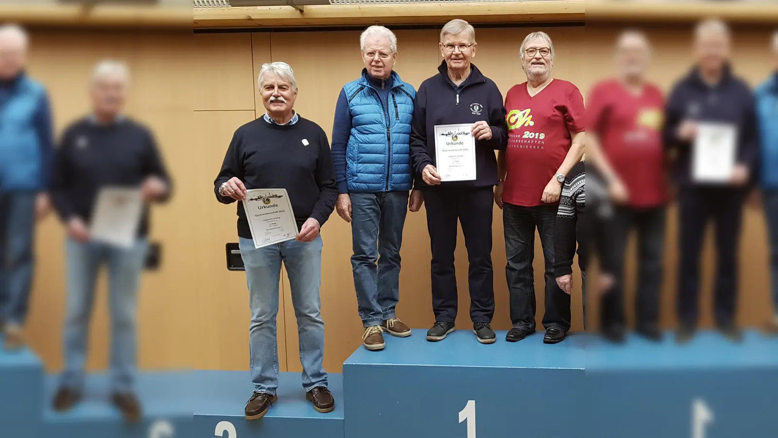 Große Erfolge wurden erreicht: 2.&nbsp;Mannschaft Luftgewehr Auflage: Dr. Siegfried Beer sowie Klaus Spieckermann, Wolfgang Riemann und Klaus Schokolinski (1.&nbsp;Mannschaft Luftgewehr Auflage).<br> (Foto: Privat)