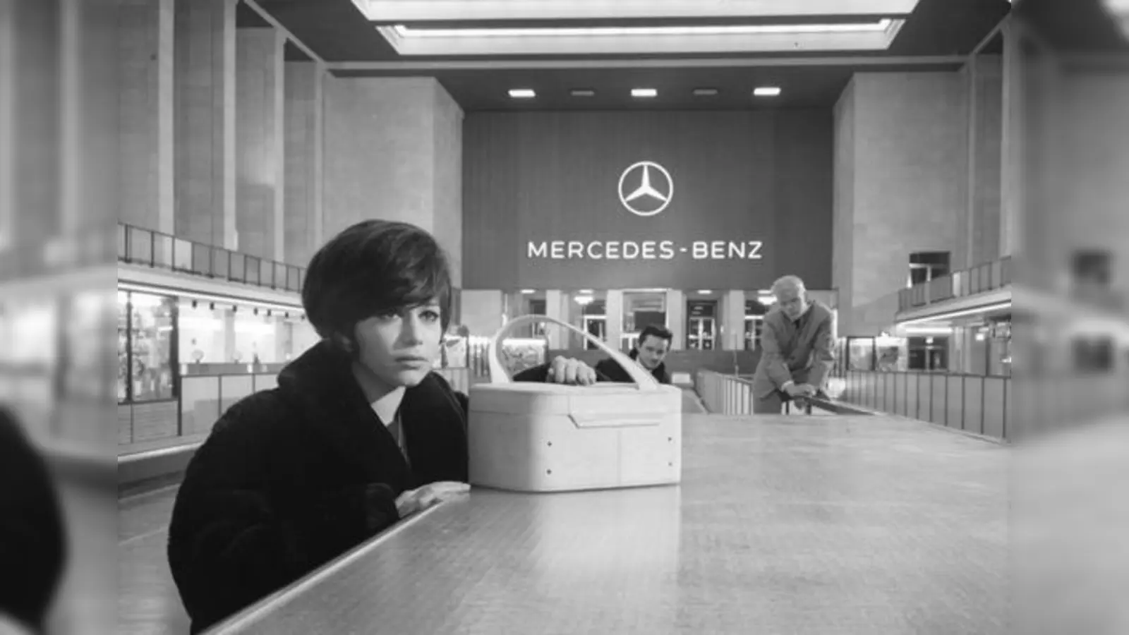 Hannelore Elsner in „Die endlose Nacht”: gedreht 1962/1963 im Berliner Flughafen Tempelhof.  (Foto: Moviemax)