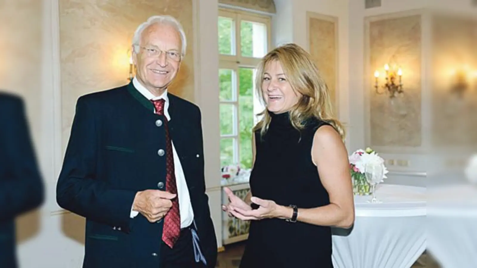 Dr. Edmund Stoiber und Mechthilde Wittmann beim ersten »Milbertshofener Wirtschaftsdialog«.  (Foto: VA)