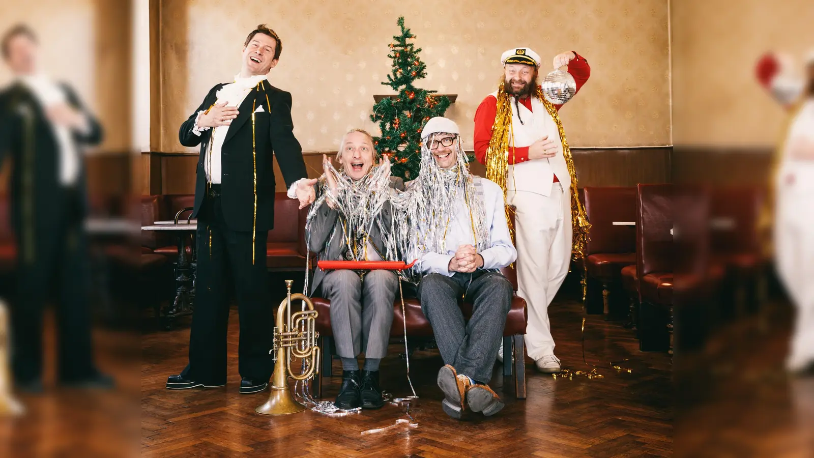 Zur Weihnachts-Schlagertherapie wird ins Kulturzentrum Taufkirchen eingeladen. (Foto: Maria Frodl)