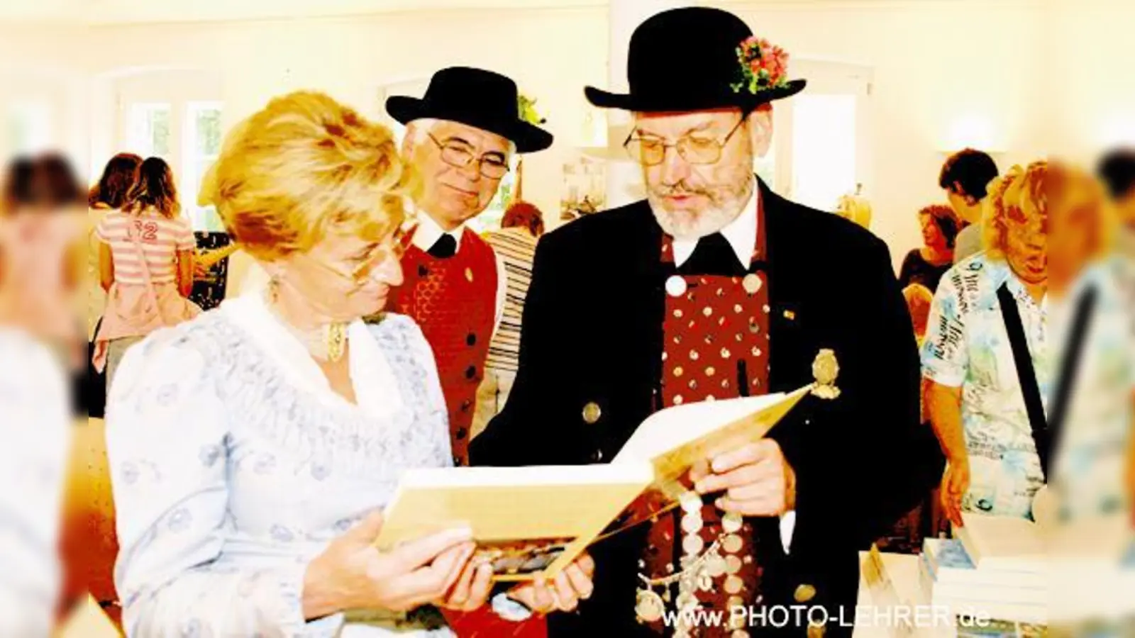 Volker Laturell (r.) vor ein paar Jahren in Moosach.  (Foto: Foto Lehrer)